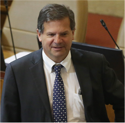 Diputado Benavente cuestiona llegada del canal RT a Chile: «Nadie puede ser indiferente»