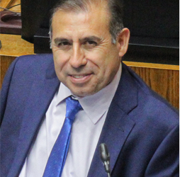 Senador Sergio Gahona (UDI): “Tenemos que buscar la forma de llegar al centro, sin descuidar al votante de derecha”