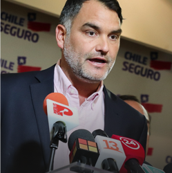 UDI compromete iniciar campaña para que existan 10 mil nuevos Carabineros